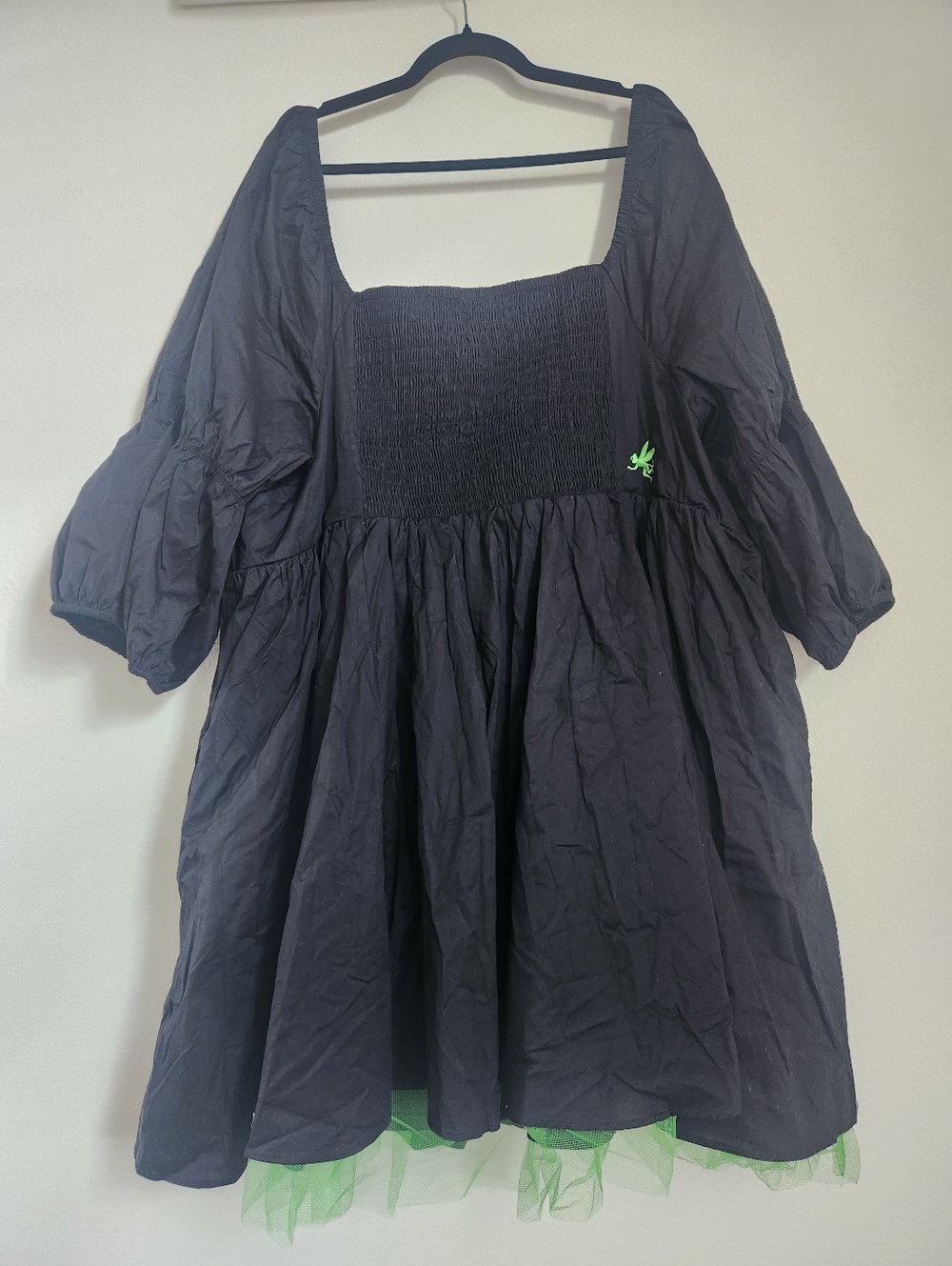 Torrid Wizard Of Oz Black Puff Sleeve Smocked Dress with Green Tulle Trim